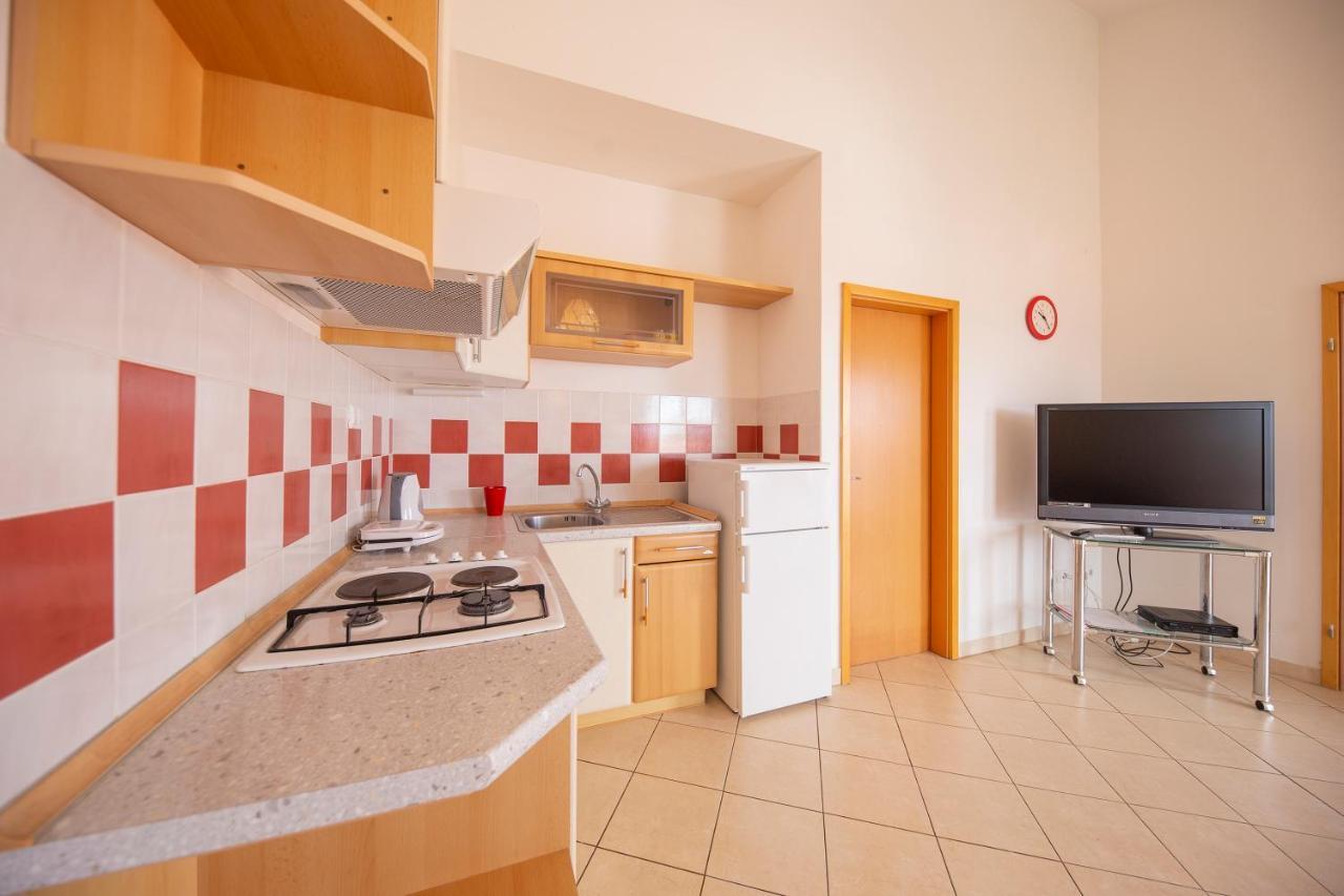 Apartments Leonarda มูร์แตร์ ภายนอก รูปภาพ